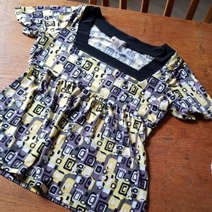 EUC womens short sleeve top